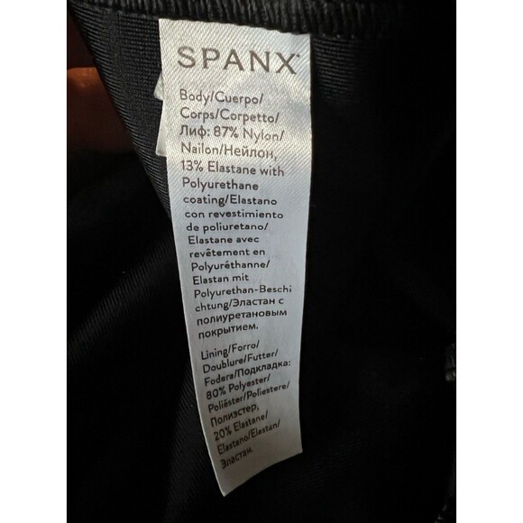Spanx Sarah Blakely Leggings Womens Petite Medium Black Coated Slimming Stretch - Picture 4 of 4